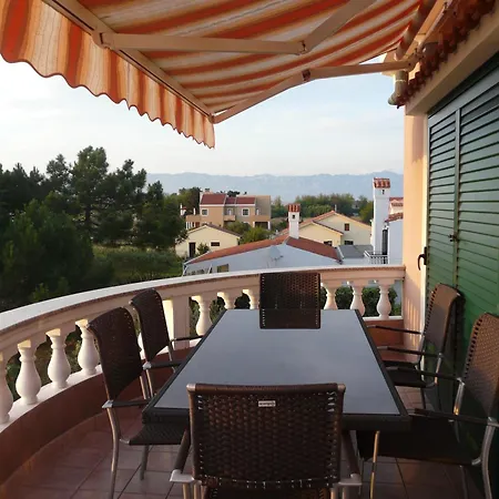 Apartment Valerija Privlaka  Rum bild